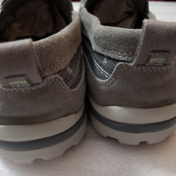 Skecher Mens Relaxed Fit Slip On - Picture 2 of 11